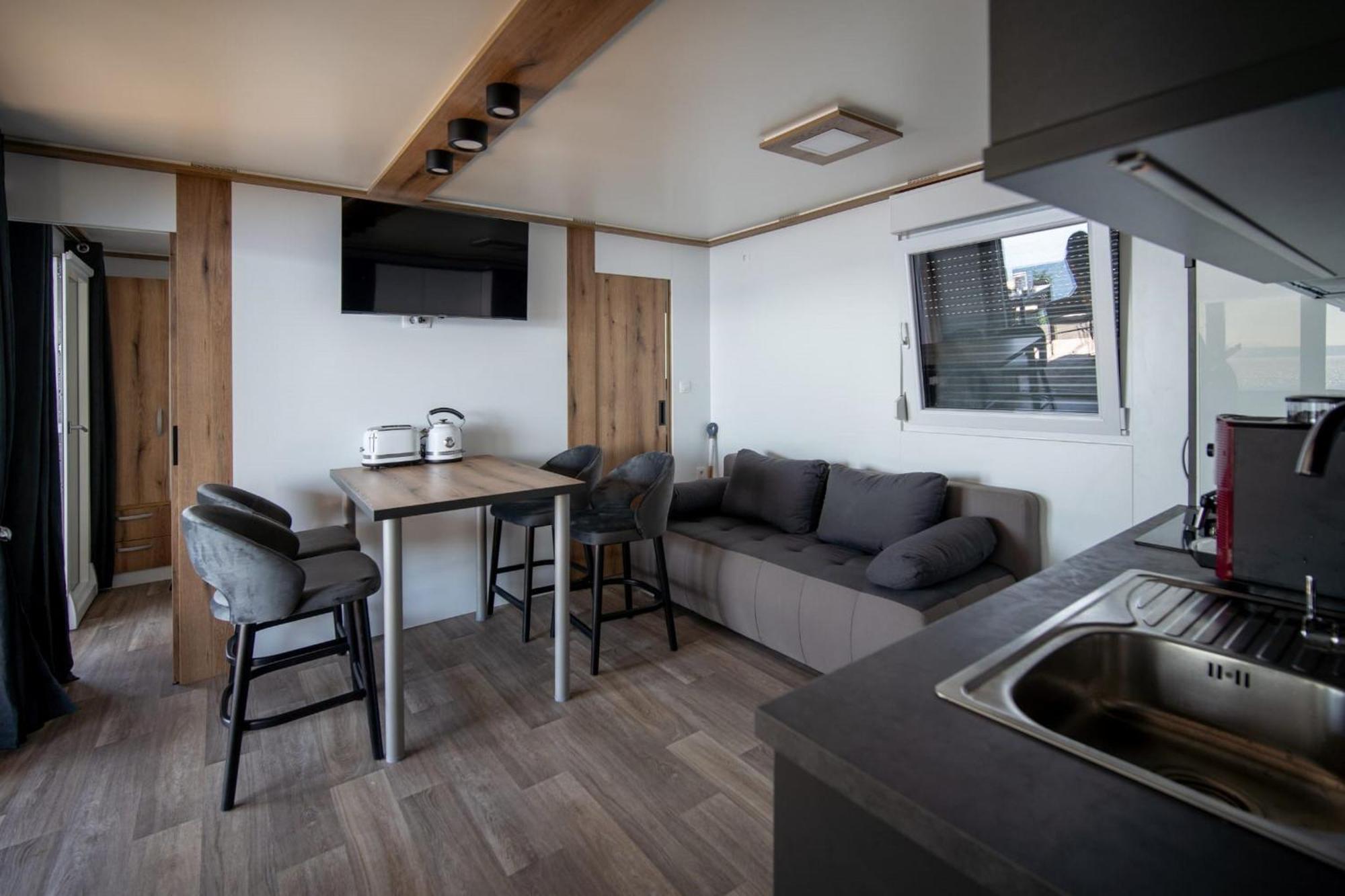 קלנוביצה Sunset Premium Camping מראה חיצוני תמונה